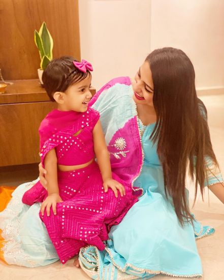 Rucha Hasabnis daughter