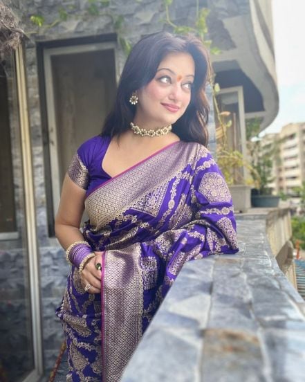 Manasi Naik marathi saree look 