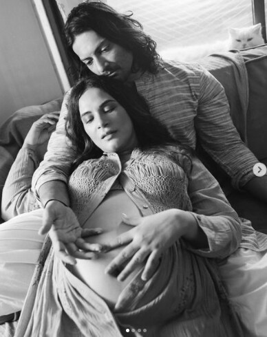 richa chaddha maternity photoshoot