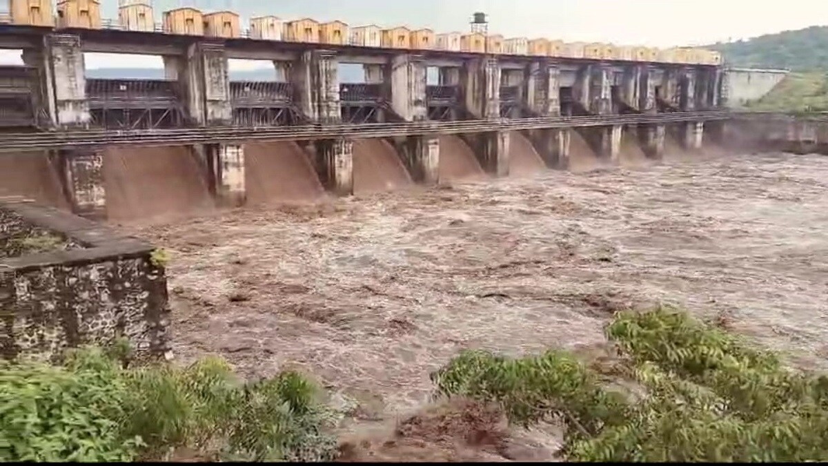 Hatnur, Aner, Jalgaon, Dhule, water release Hatnur,