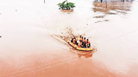 three killed 135 houses collapsed and 80 animals washed away after rain havoc in marathwada