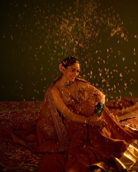 mrunal thakur latest photos