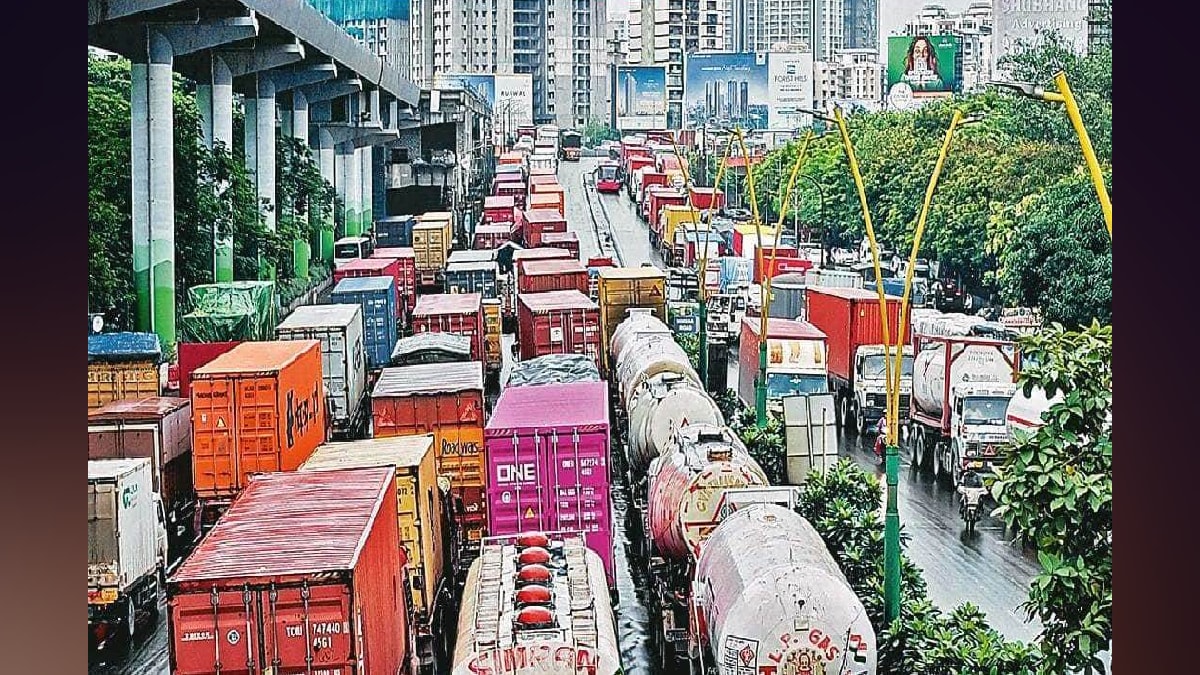 Traffic jam on Ghodbunder road thane