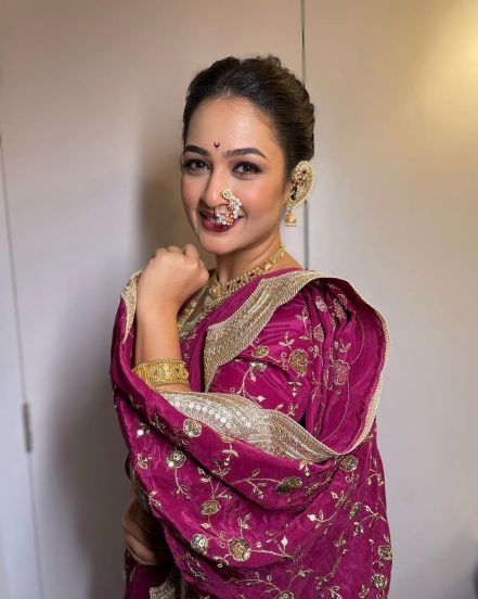 Girija Prabhu Dark Pink Nauvari Saree