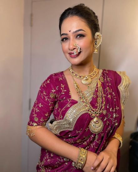 Girija Prabhu Dark Pink Nauvari Saree
