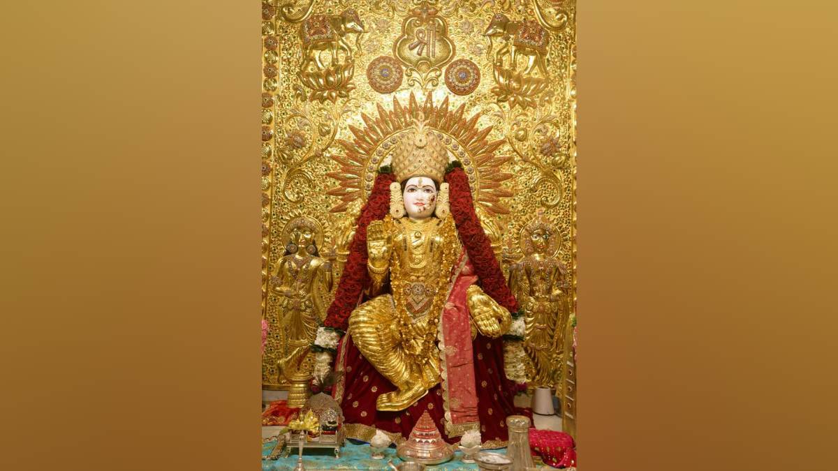 16 kg gold saree, Mahalakshmi Devi Pune,