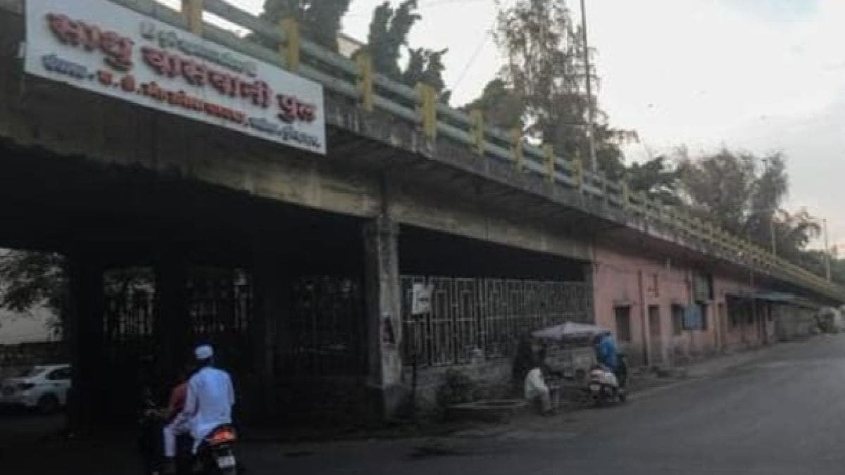 When will work of Sadhu Vaswani Bridge be completed commissioner made a big disclosure