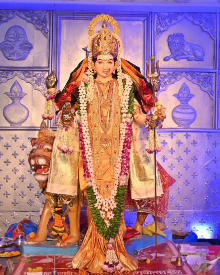 Shardiya Navratri Yellow Colour Saree Look