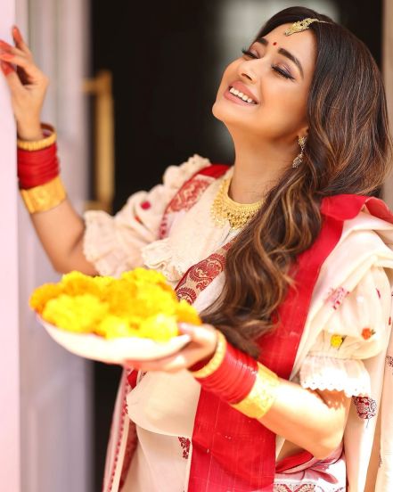Tina Datta Durga Puja 2024