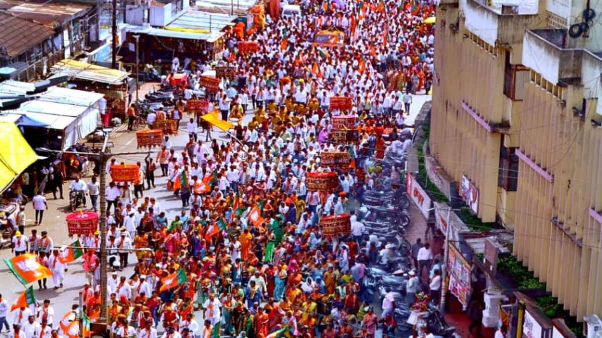 candidates in Kolhapur file nomination for assembly poll