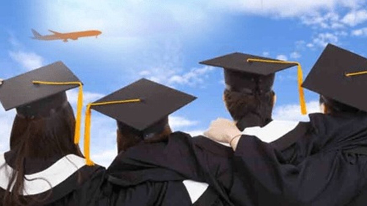 kuldeep ambekar from bhum taluka received maharashtra government scholarship for mSc at bristol