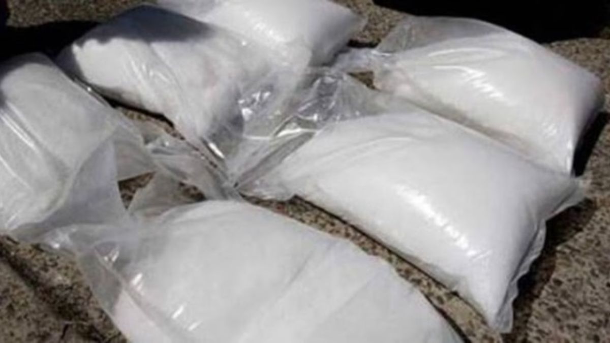 47 year old Tanzanian was arrested with 55 cocaine capsules worth 7 5 crore rupees at mumbai airport