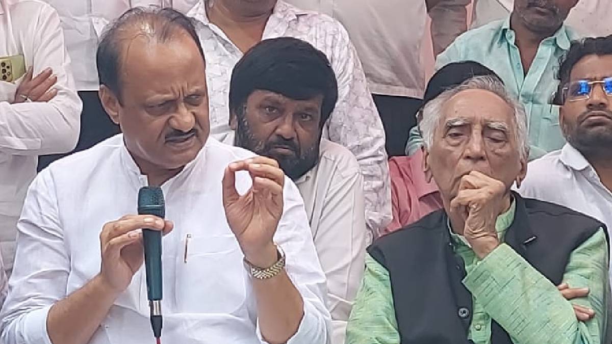 Ajit Pawar Meets Baba Adhav (3)