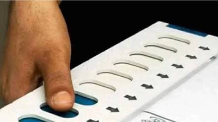 In some Nagpur areas EVM machines were switched off before voting began