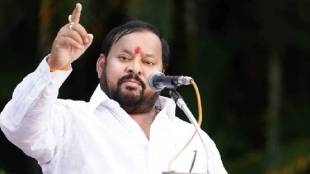Unknown miscreants pelted stones on Shahajibapu Patils nephews car breaking rear glass
