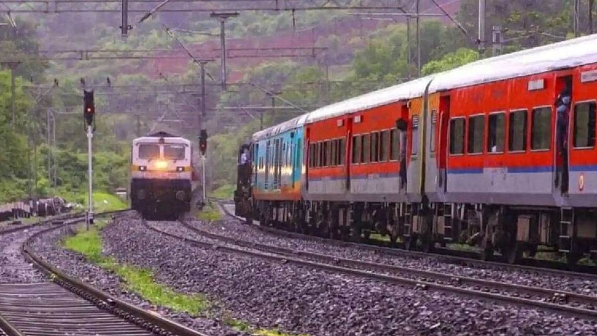 Konkan route, trains on the Konkan route,