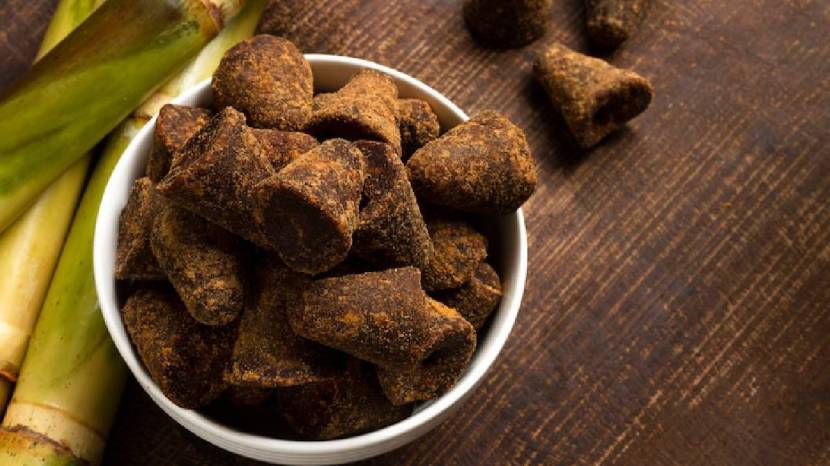 making hirvya mugache birde with jaggery