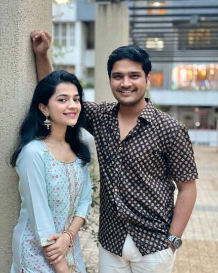 aai kuthe kay karte fame Abhishek Deshmukh share beautiful photos with wife krutika deo