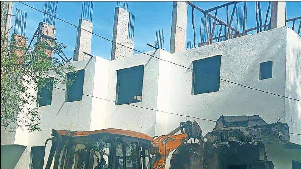 Navi Mumbai Municipal Corporation Encroachment Department takes action against illegal constructions in Nerul and Ghansoli