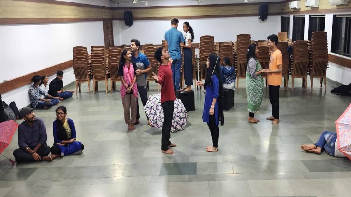 Loksatta lokankika competition Students rehearsals for in final stage
