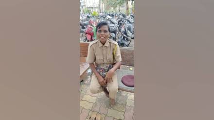 Psychopath woman Started wandering as a police and intimidating villagers