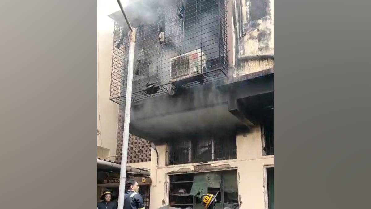 fire broke out at vehicle spare parts godown in Dombivli