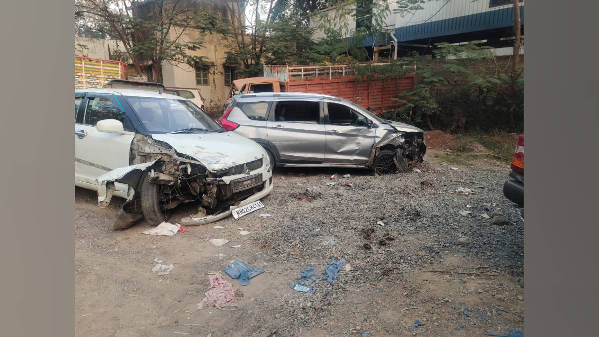 Dada Bhuses son Aviskar Bhuse attacked by suspected cattle smugglers in two cars