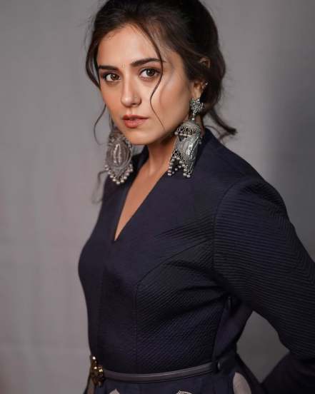 the sabarmati report actress ridhi dogra, traditional look