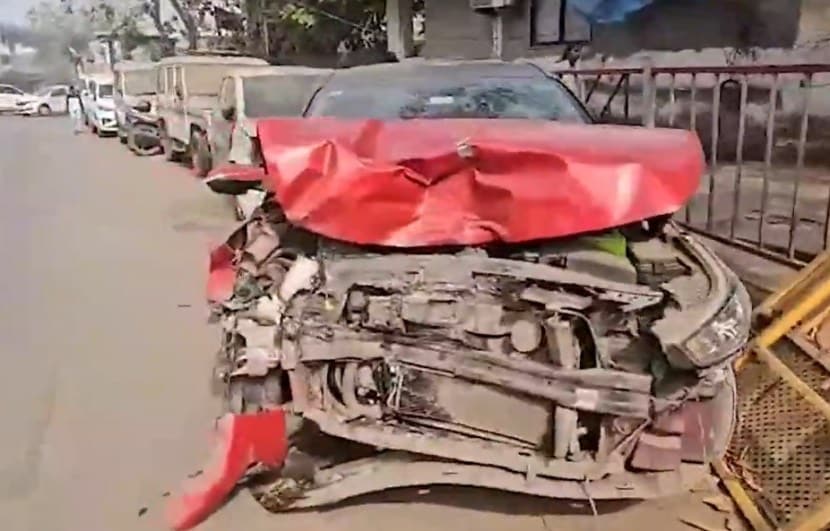 marathi actress Urmila Kothare Car Accident photos 