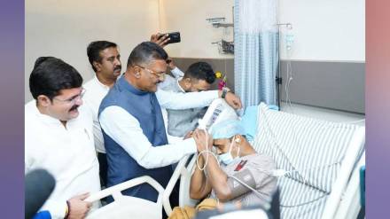 Vinod Kambli gets Rs 30 lakhs as aid Transport Minister Pratap Sarnaik gives information thane news