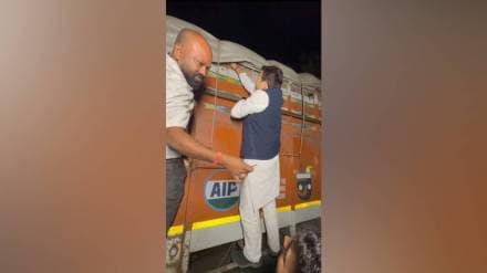 Ashish Deshmukh raid illegal sand, Ashish Deshmukh,