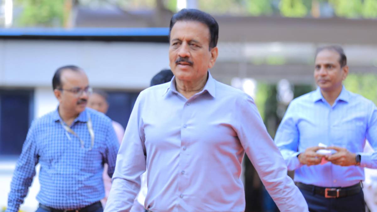 bjp minister girish mahajan has claimed that hindi is our national language