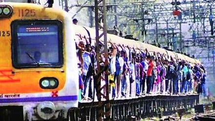 17 year old girl died after falling from suburban train near vehloli railway gate