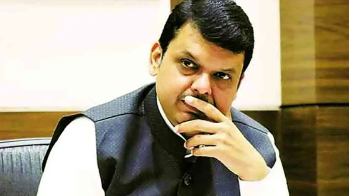 Chief Minister Devendra Fadnavis was worried due to Sanjay Nahars speech front of pm narendra modi