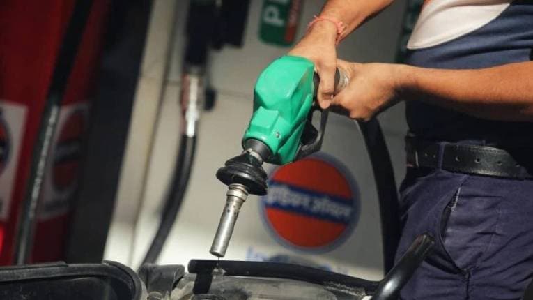 Petrol Diesel Price Today: आज तुमच्या शहरातील पेट्रोल डिझेलचा भाव काय? जाणून घ्या…