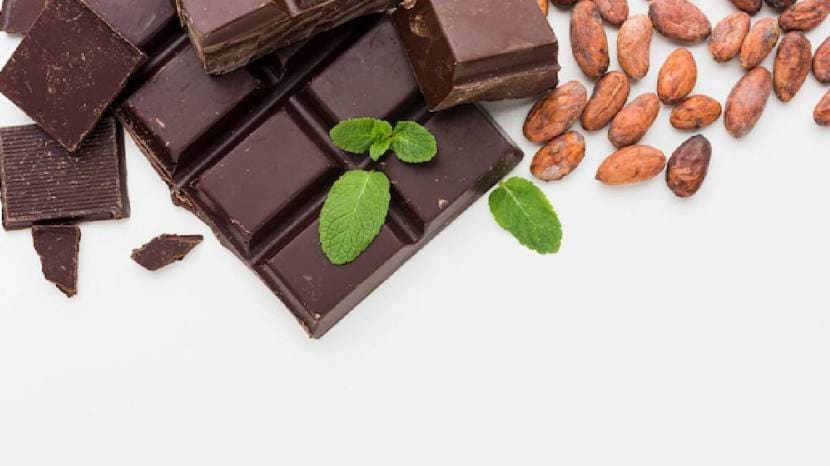 Dark chocolate benefits and side effects
