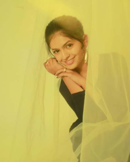 Roomani Khare Saree Look Photoshoot