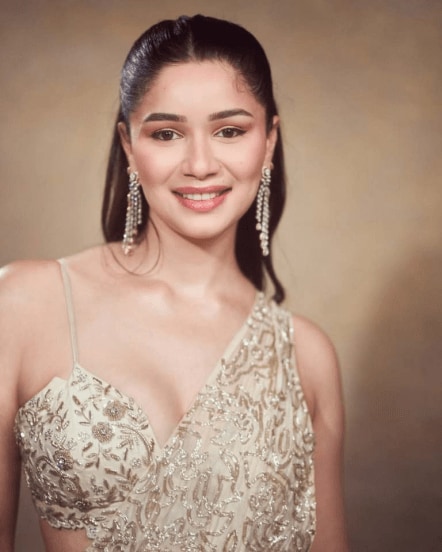 Sara Tendulkar Glamours Instagram pictures