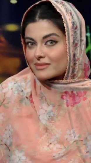 Aishwarya rai duplicate women from pakistan