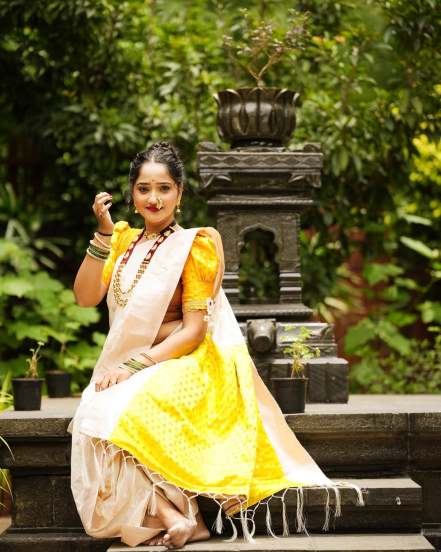 Aditi Dravid Mohit Limaye Engagement Photos