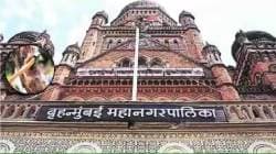 मुसळधारांमध्ये मालाडच्या रस्त्यावर महापालिकेची पाणीफवारणी, पालिकेच्या अजब कारभारामुळे नागरिक संतप्त
