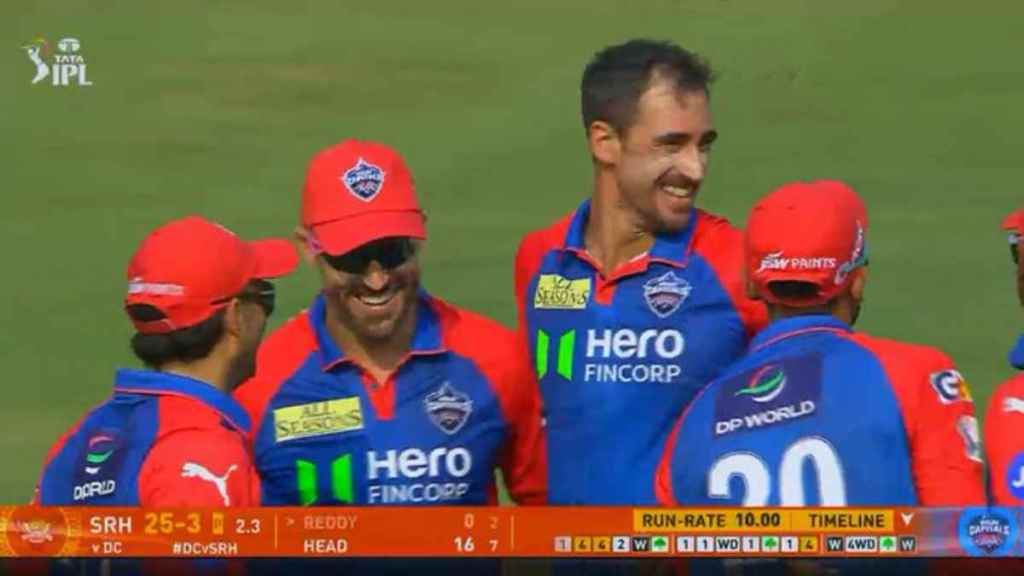 Delhi Capitals VS Sunriserse Hyderabad Live Match Score in Marathi