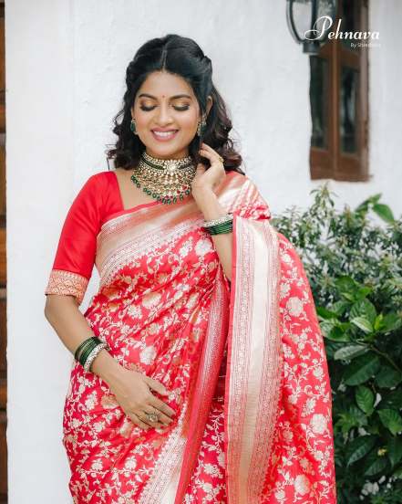 Dhanashri Kadgaonkar Red Banarasi Saree Look
