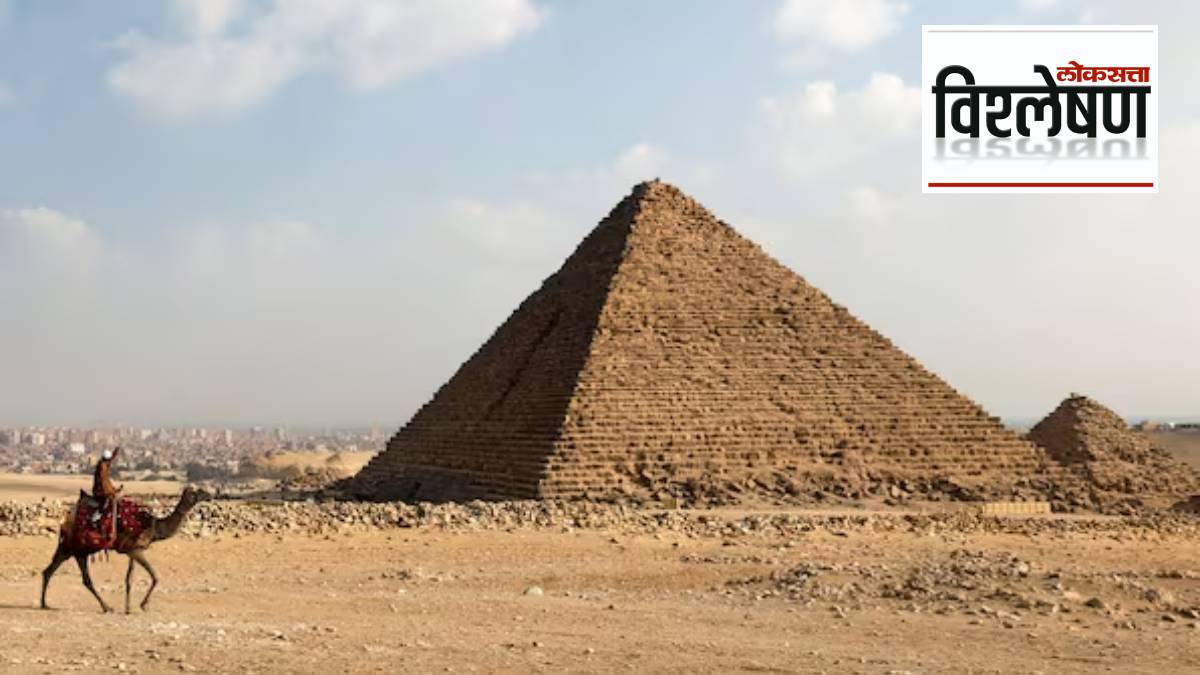 Egypt Giza pyramids