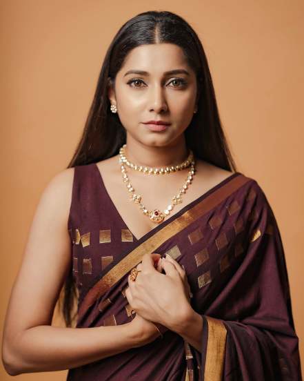 Gauri Nalawade Brown Saree Look