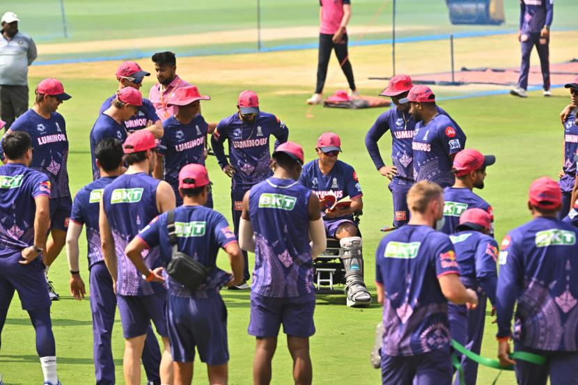 Rahul Dravid on Wheel Chair RR IPL 2025