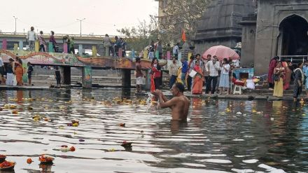 Dams on tributaries to depollute Godavari Planning to take sewage to treatment plants