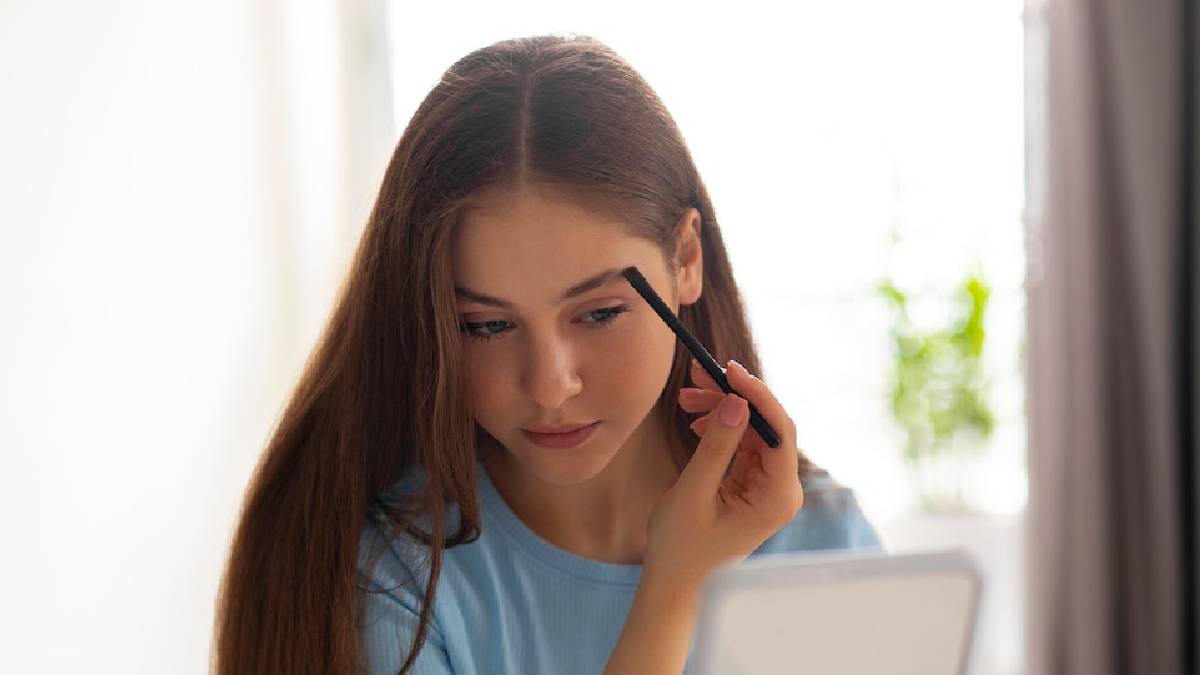 How do I make my eyebrows look good