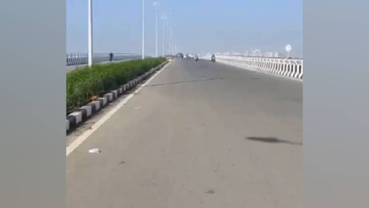 two new flyovers on thane Creek are complete with the vashi mumbai flyover expected to open soon