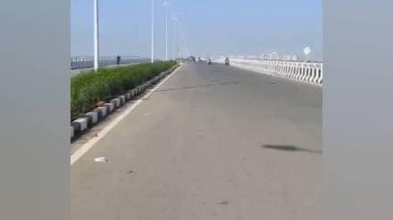 two new flyovers on thane Creek are complete with the vashi mumbai flyover expected to open soon